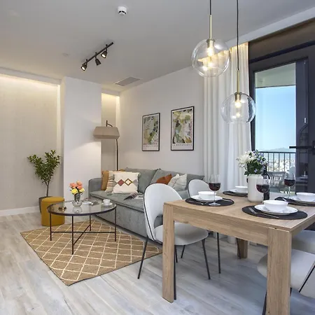 -Malagasunapts-Urbansky Crazy Views Exterior foto
